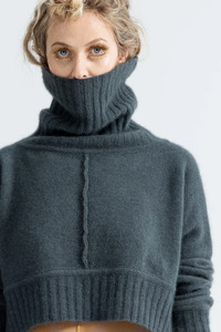Lela Jacobs: Lela Jacobs U Turtle Crop Crop - Midnight