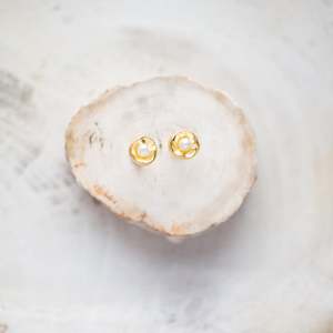 Raw Crystal Stone Earrings | Pearl +Gold Studs