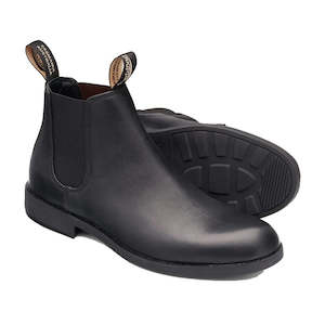 Blundstone: Blundstone 1901 Mens Dress Black Boot  Finer Tapered Fit