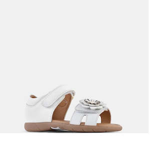 Clarks - Soleil Toddlers White Leather Sandal E Average Width