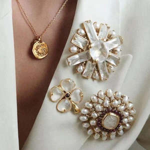 Vintage White Crystal & Baroque Pearl Brooch – Antique-Style White Crystal Bro&hellip;