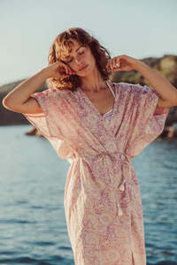 Louise Misha: Louise Misha Kimono Chill - Pink Daisy Garden