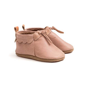 Clothing: Leather Moccasins