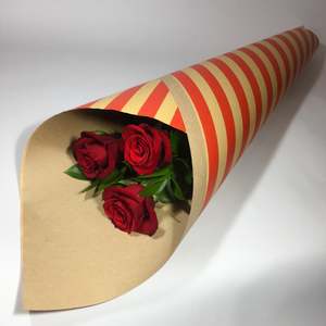 Single Flower Gifts Wellington: Triple Red Rose