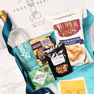Products: Golden Vodka & Nibbles Hamper