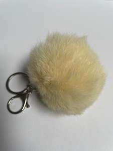 Accessories: KEY RING POM POM - CREAM