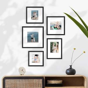 Gallery Walls: Mismatch
