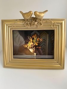 Framing: Ready-made Frame: Birdsong