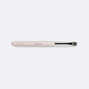 Lip/eye define brush by Aleph Beauty