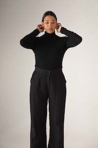 Essence Fine Turtleneck - Black