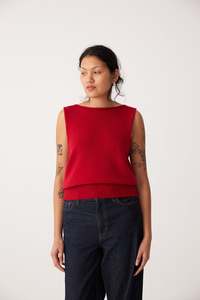 Sibling Plainstarmerino: Star Vest - Cherry