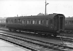 Carriages: Hornby BR, Maunsell Composite Diner, 7841 - Era 5