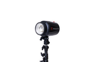 Products: Compact Flash Delicacy II-250 + Softbox & Trigger included Fratelli Media