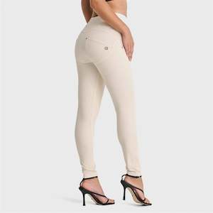 Under 50: WRUP SNUG Jeans - High Waisted - Full Length - Ivory