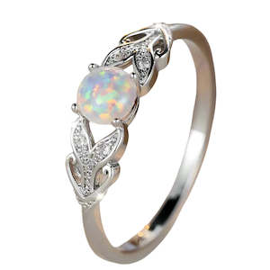 Opals: Silver Opal Ring "Tohora"