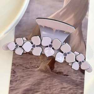 Purple Amethyst: Hair Clip with Flowers "Paige" (Lavender)