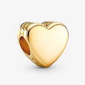 Hearts: 18K Gold Plain Heart Charm