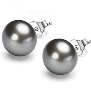 Grey: 925 Sterling Silver Button Pearl Stud earrings 8.5mm "Treena" (Grey)