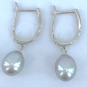 Grey: 925 Sterling Silver Pearl Huggie Earrings "Catherine" (Grey)