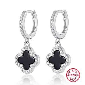 Silver Clover Huggie Earring "Leika" (Black)