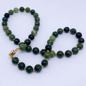 Gold Necklace "Ardesia" (Green Jade)