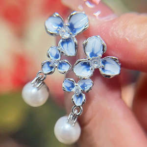 Earrings: Silver Blue Flower Pearl Earrings "Joliss"