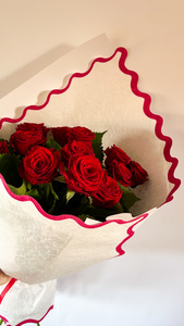 Products: Premium Red Rose Bouquet - One Dozen - Fresh Flowers Kaitaia