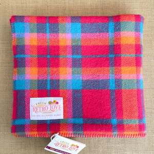 New Wool Collection: PINK MISFIT! (New Wool) KNEE RUG/COT