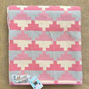 Clearance Items: Collectible Manatunga New Zealand Wool Rug. Hard to find. *Flawed*