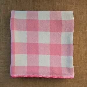 Frontpage: Pink & Cream Check SINGLE New Zealand Wool Blanket