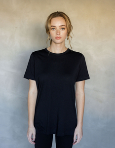 MAZU – Embrace Tee – Black