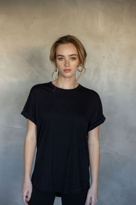 MAZU – All You Need Cuff Tee Black