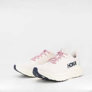 Hoka Arahi 8 (D Wide) Womens Rose Cream/Alabaster