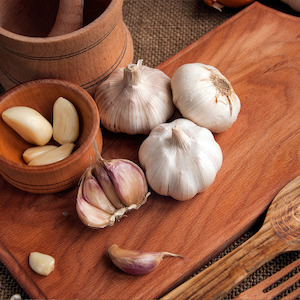 Garlic: Garlic Peeled 250gm Tray CN*