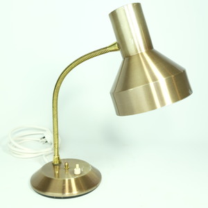 Small Desk Lamp – by Betalite