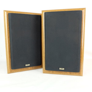 Products: KLH Bookshelf Speakers – AV33