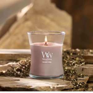 Candles Fragrance: Medium WoodWick Scented Soy Candle - Patchouli Creme