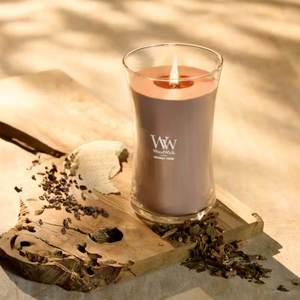 Large WoodWick Scented Soy Candle - Patchouli Creme