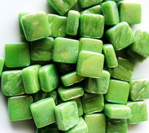Glass Squares 8x8mm - Peralilsed New Green FUNKY GLASS ART