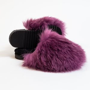 Fluffy Sheepskin Scuff: Merlot Moodles