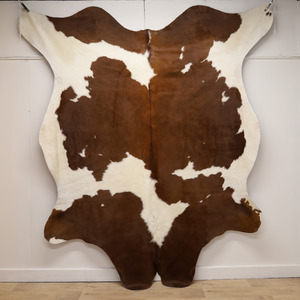 Cowhide Rugs: Hereford Premium Cowhide Rug
