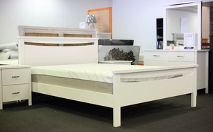 Bedroom Suites: Snow Bedroom Suite 4 Pieces (Queen Set)