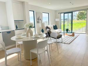 Dining Tables: Snow Round Dining Table 1195*765