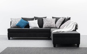 1 2 3 Seat Sofa: Plaza Lounge Suite with Ottoman
