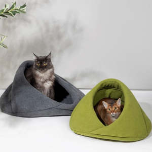 Life: Polar Fleece Semi-Enclosed Pet Bed [Charcoal Bagel & Matcha Scone]