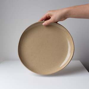 Plates: Large dinner plate - Speckled tan