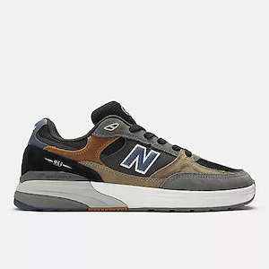 Footwear: NEW BALANCE 933 REYNOLDS SHOE