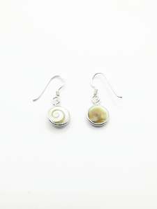 Some: SOME COWRIE S/S EARRINGS
