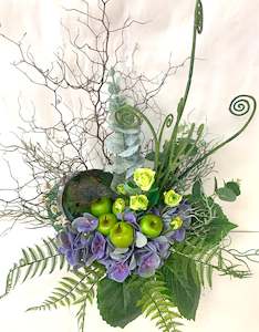 Dried Flower Arrangement: Kiwiana Arrangement