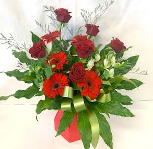 Water Box Flowers: Love to Mum